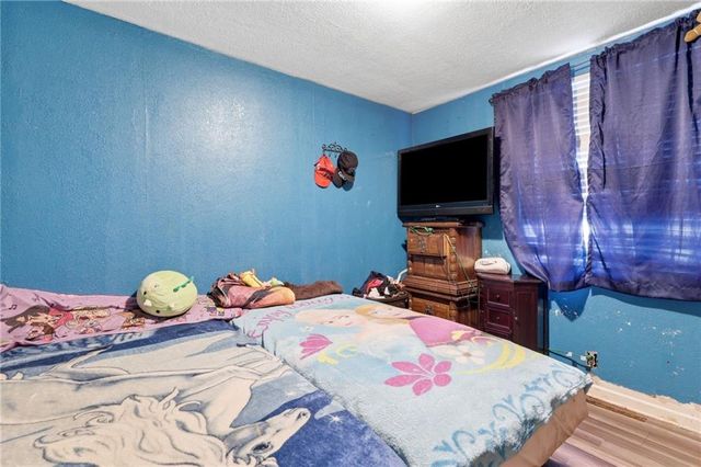2202 Wood Avenue, Kansas City, KS 66104