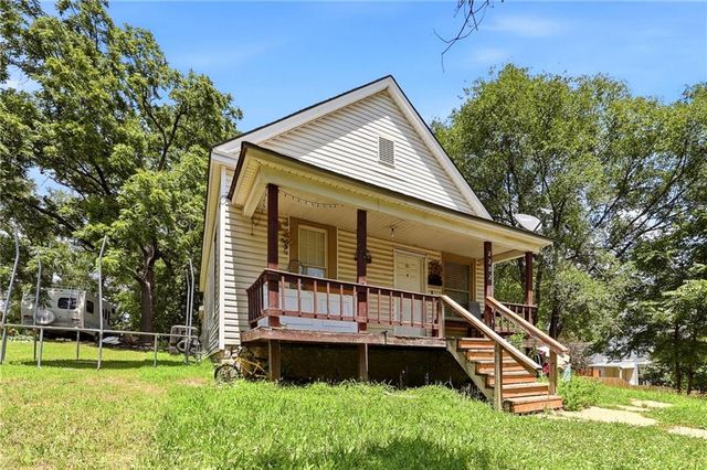 2202 Wood Avenue, Kansas City, KS 66104