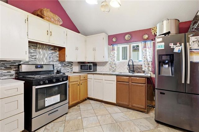 2202 Wood Avenue, Kansas City, KS 66104