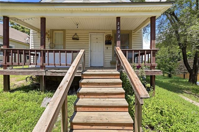 2202 Wood Avenue, Kansas City, KS 66104