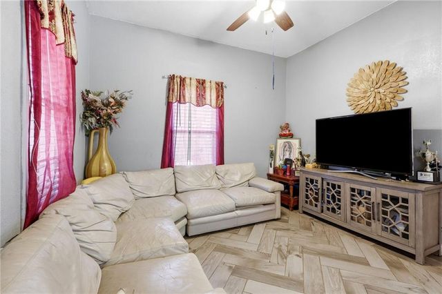 2202 Wood Avenue, Kansas City, KS 66104