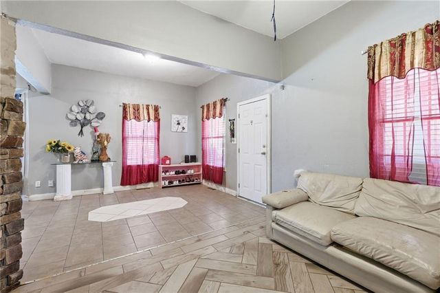 2202 Wood Avenue, Kansas City, KS 66104