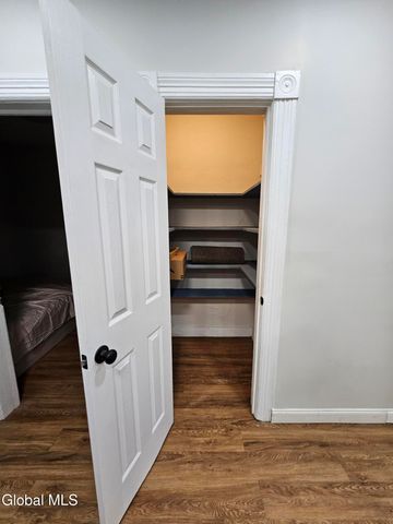 91 Division Street, Schenectady, NY 12304