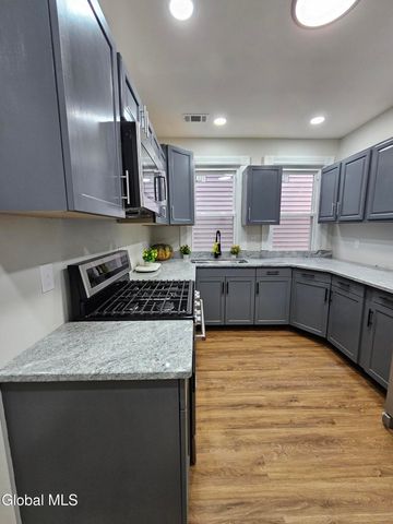 91 Division Street, Schenectady, NY 12304