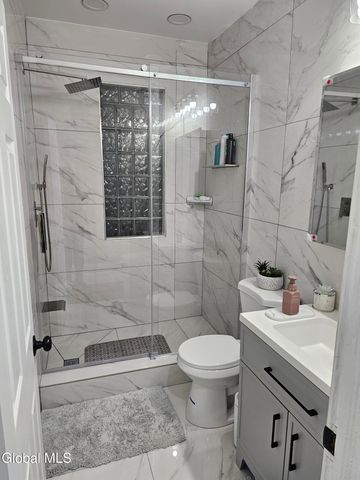 91 Division Street, Schenectady, NY 12304