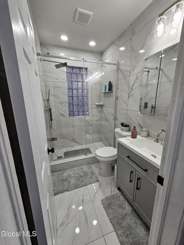 91 Division Street, Schenectady, NY 12304