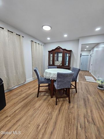 91 Division Street, Schenectady, NY 12304