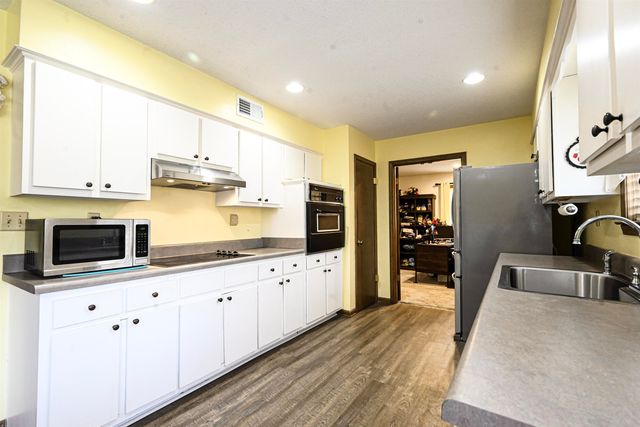 3275 ALTRURIA RD, Bartlett, TN 38134