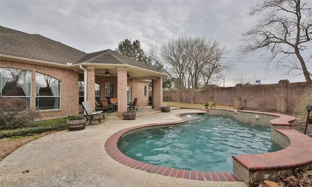 1525 Briar Bend, Friendswood, TX 77546