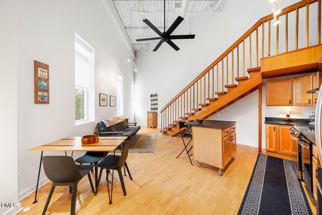 700 Market Street Unit 207, Chapel Hill, NC 27516