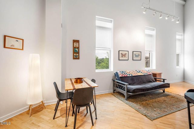 700 Market Street Unit 207, Chapel Hill, NC 27516
