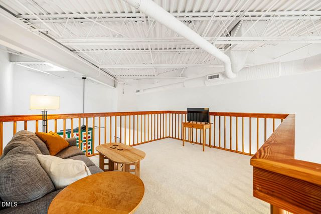 700 Market Street Unit 207, Chapel Hill, NC 27516