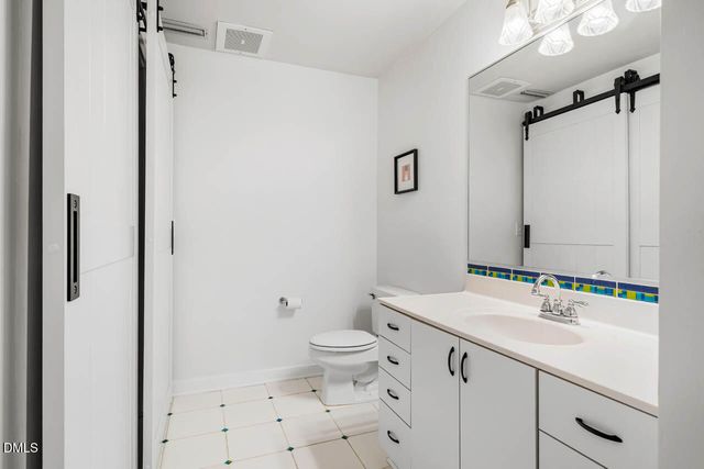 700 Market Street Unit 207, Chapel Hill, NC 27516