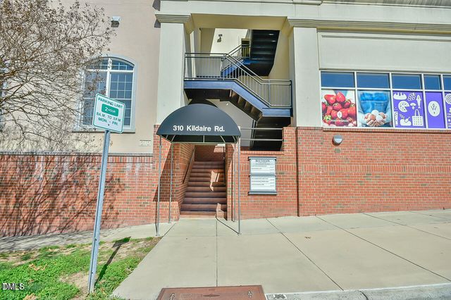 700 Market Street Unit 207, Chapel Hill, NC 27516