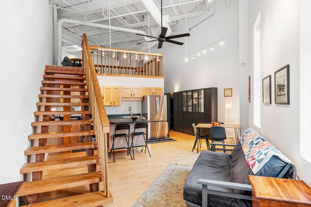 700 Market Street Unit 207, Chapel Hill, NC 27516
