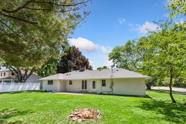 6 Mission Lane, Bloomington, MN 55420