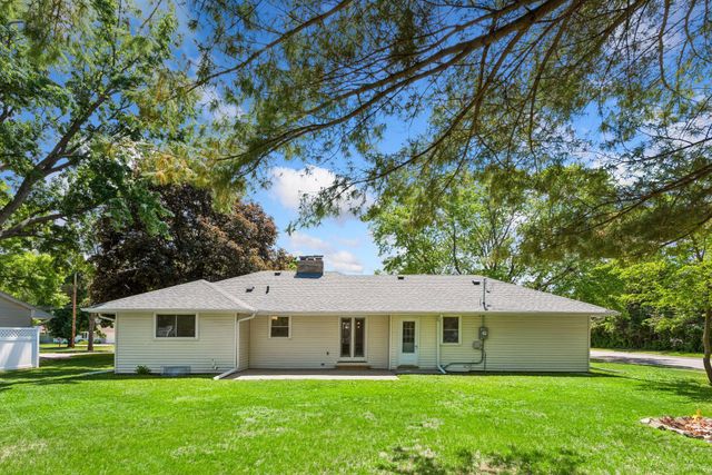 6 Mission Lane, Bloomington, MN 55420