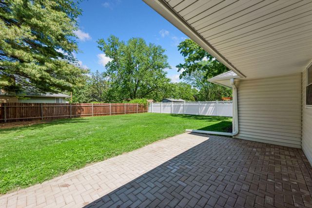 6 Mission Lane, Bloomington, MN 55420