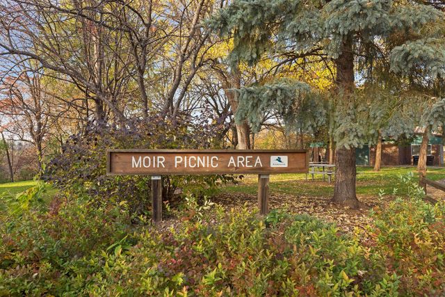 6 Mission Lane, Bloomington, MN 55420