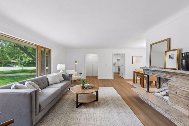 6 Mission Lane, Bloomington, MN 55420