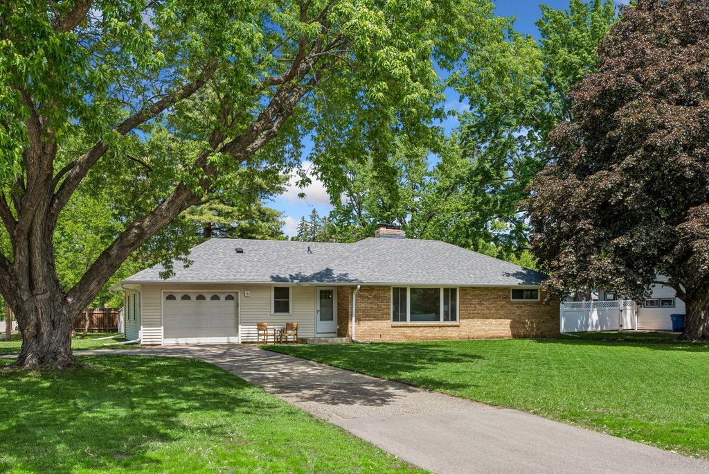 6 Mission Lane, Bloomington, MN 55420 — photo 3