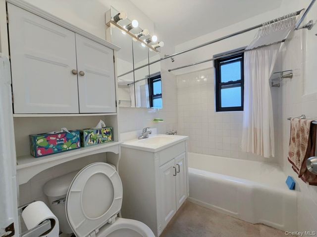 21909 74th Avenue 446B2, Oakland Gardens, NY 11364