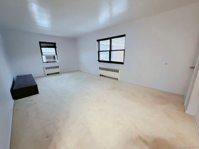 21909 74th Avenue 446B2, Oakland Gardens, NY 11364