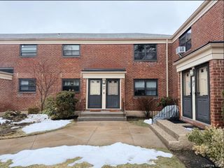21909 74th Avenue 446B2, Oakland Gardens, NY 11364