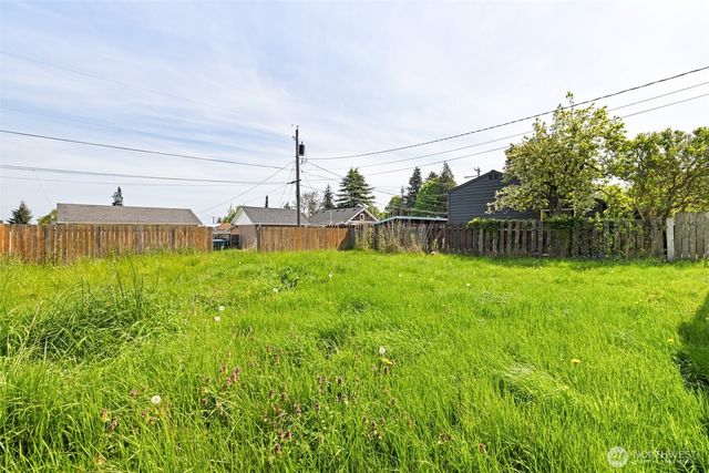 509 W 7th Street, Port Angeles, WA 98363