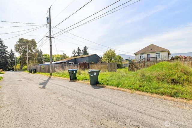 509 W 7th Street, Port Angeles, WA 98363