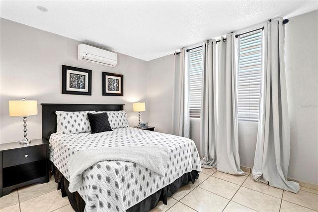 6006 VIA DEL PALMAR, Toa Baja, PR 00951