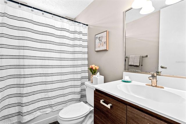 6006 VIA DEL PALMAR, Toa Baja, PR 00951