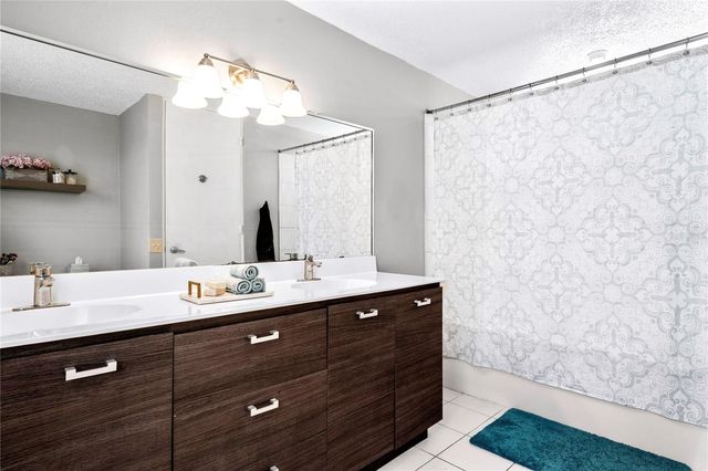 6006 VIA DEL PALMAR, Toa Baja, PR 00951