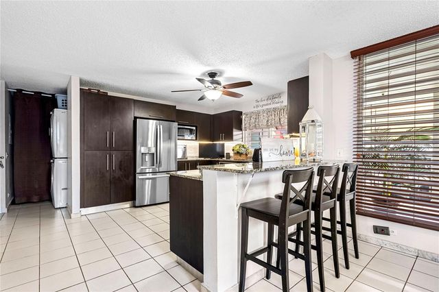 6006 VIA DEL PALMAR, Toa Baja, PR 00951