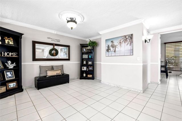 6006 VIA DEL PALMAR, Toa Baja, PR 00951