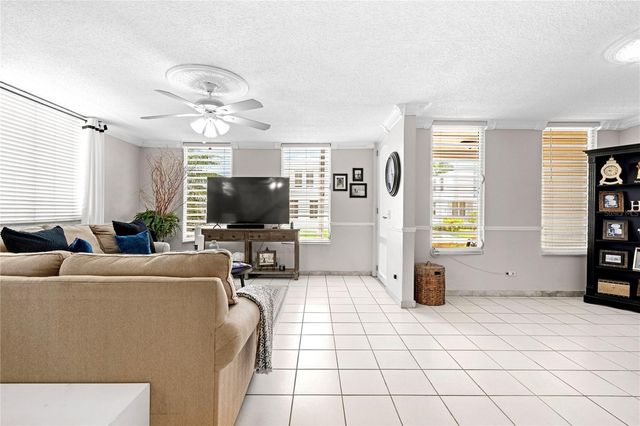 6006 VIA DEL PALMAR, Toa Baja, PR 00951