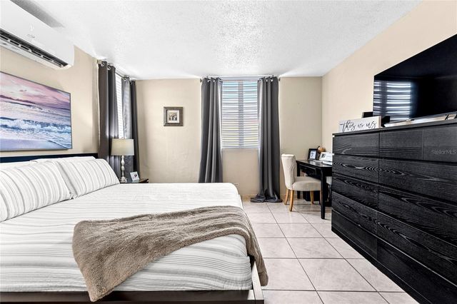 6006 VIA DEL PALMAR, Toa Baja, PR 00951