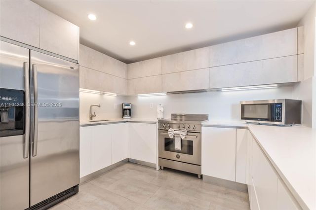 2301 Collins Ave 507, Miami Beach, FL 33139