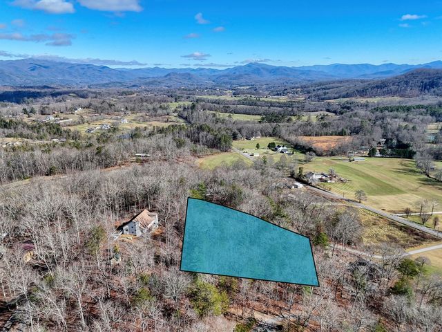 131 Hickory Ridge Circle, Hayesville, NC 28904