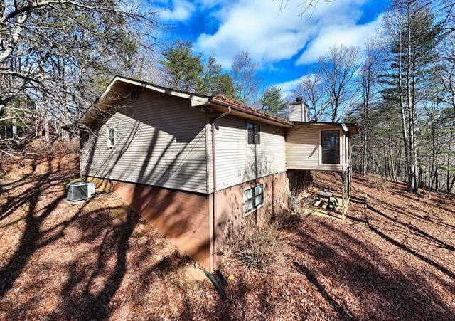 131 Hickory Ridge Circle, Hayesville, NC 28904