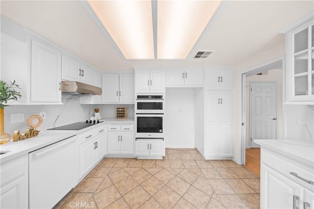 1720 Mission Street 18, South Pasadena, CA 91030