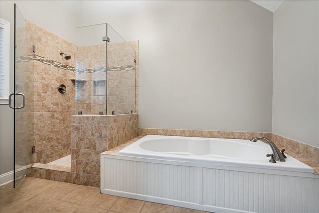 2187 CUMBERNAULD CIR, Germantown, TN 38139