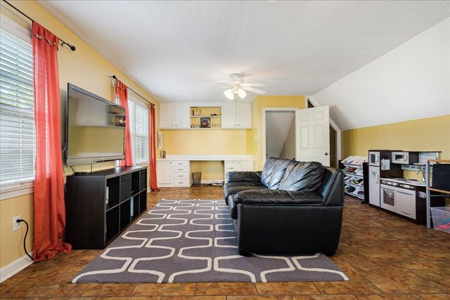 2187 CUMBERNAULD CIR, Germantown, TN 38139