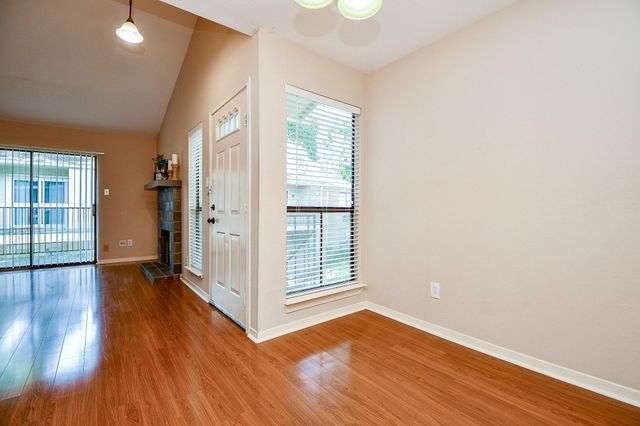 3500 Tangle Brush Drive 14, The Woodlands, TX 77381
