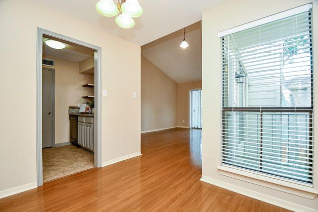 3500 Tangle Brush Drive 14, The Woodlands, TX 77381