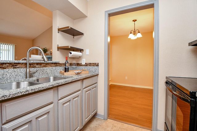 3500 Tangle Brush Drive 14, The Woodlands, TX 77381