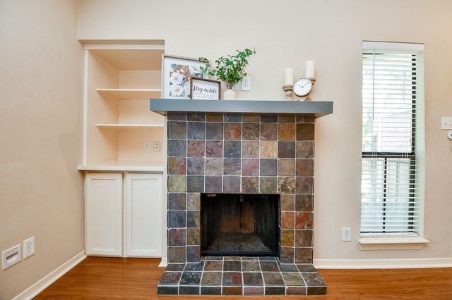 3500 Tangle Brush Drive 14, The Woodlands, TX 77381