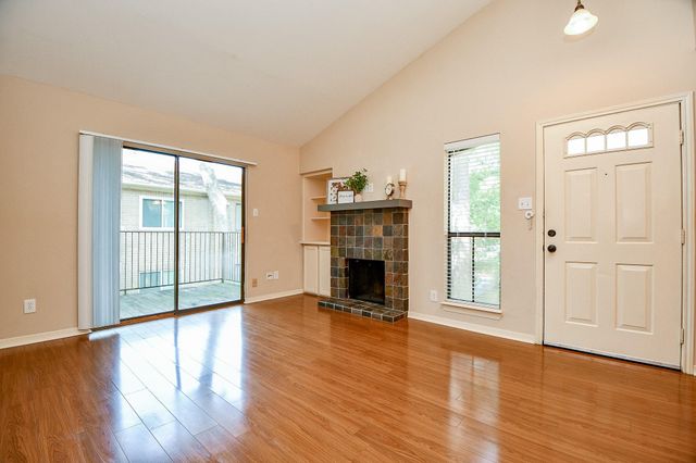 3500 Tangle Brush Drive 14, The Woodlands, TX 77381