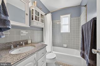 28 GARDEN DR, Alexandria, VA 22304