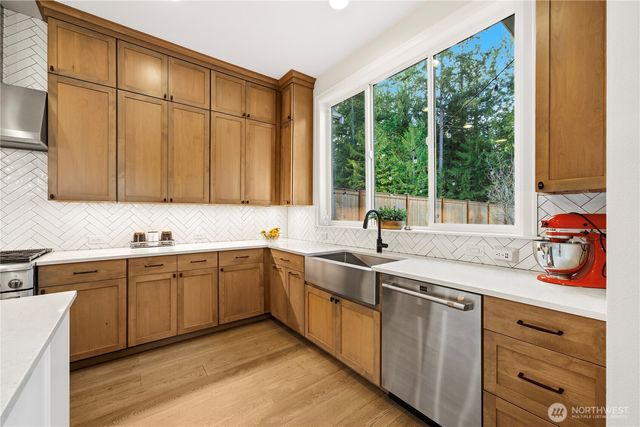 1291 247th Place NE, Sammamish, WA 98074